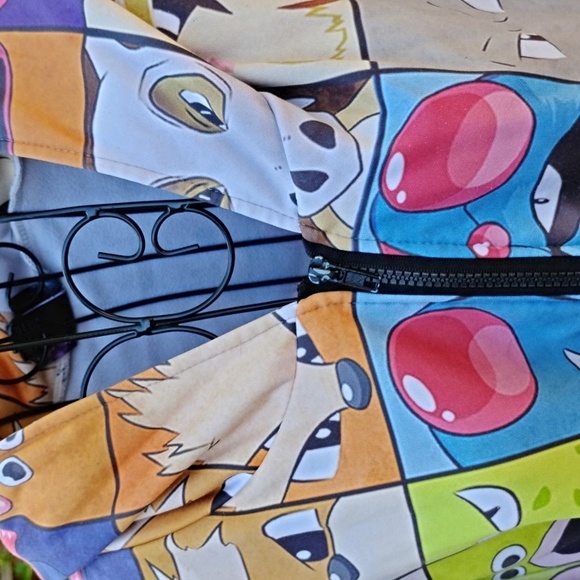 Pokemon Hoodie size 2 XL - Picture 4 of 8